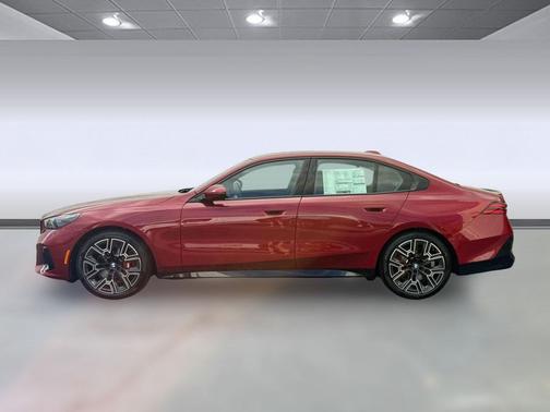 Vegas Red Metallic 2026 BMW 530 530i