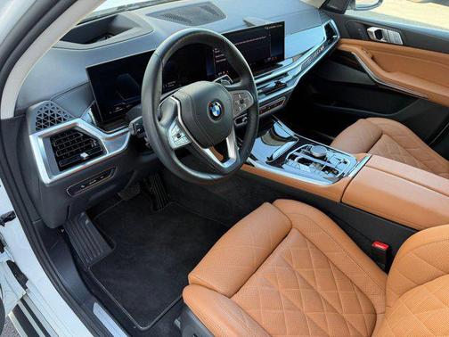 White 2026 BMW X7 xDrive40i