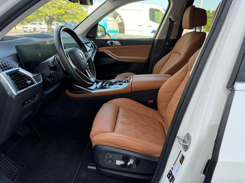 White 2026 BMW X7 xDrive40i