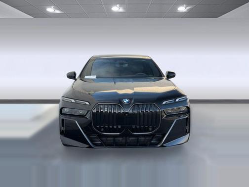 Black Sapphire Metallic 2026 BMW 740 740i