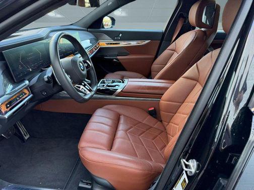 Black Sapphire Metallic 2024 BMW 760 xDrive