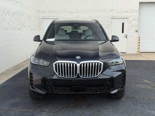Carbon Black Metallic 2026 BMW X5 sDrive40i