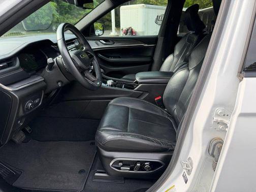 Bright White Clearcoat 2022 Jeep Grand Cherokee L Overland