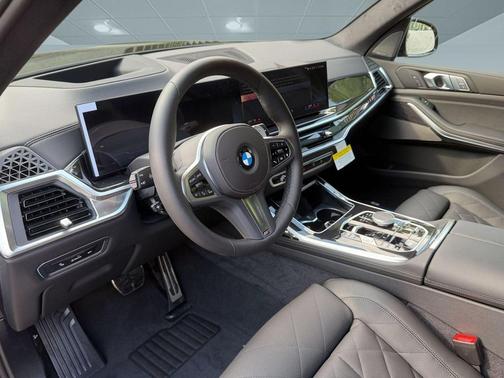 Black Sapphire Metallic 2027 BMW X7 xDrive40i