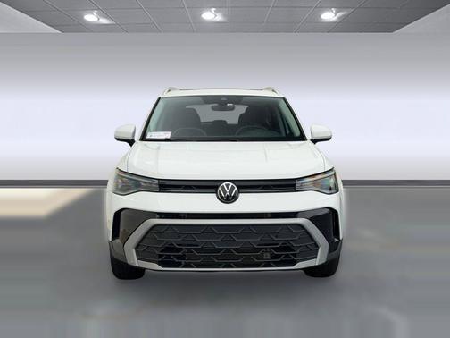 Pure White 2025 Volkswagen Taos 1.5T SE