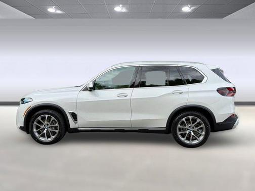 Carbon Black Metallic 2026 BMW X5 xDrive40i
