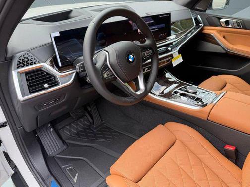 Carbon Black Metallic 2026 BMW X5 xDrive40i