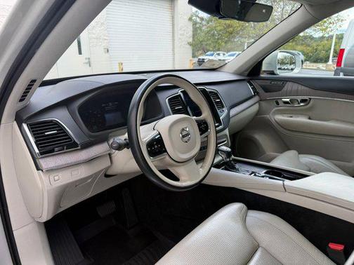 2021 Volvo XC90 T6 Inscription
