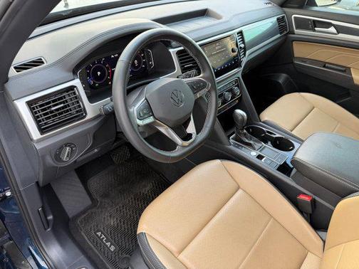 2022 Volkswagen Atlas Cross Sport 3.6L V6 SE w/Technology
