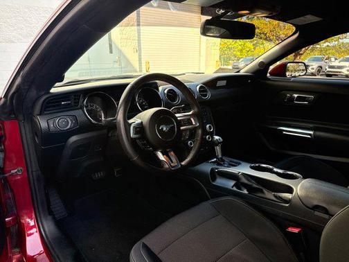 2017 Ford Mustang V6