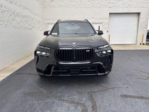 2025 BMW X7 M60i