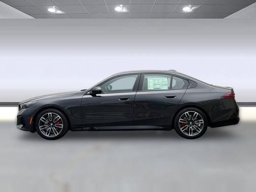 Dark Graphite Metallic 2027 BMW 530 i xDrive