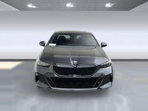 Dark Graphite Metallic 2027 BMW 530 i xDrive