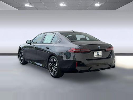 Dark Graphite Metallic 2027 BMW 530 i xDrive