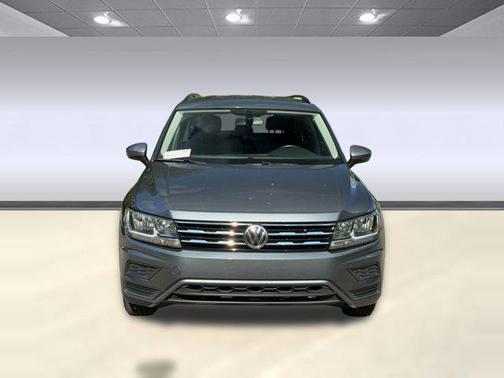 Platinum Gray Metallic 2019 Volkswagen Tiguan 2.0T SE 4MOTION