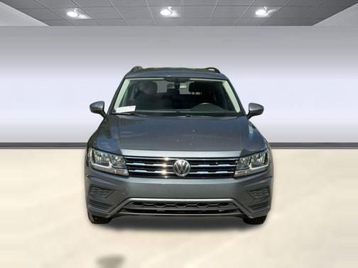 Platinum Gray Metallic 2019 Volkswagen Tiguan 2.0T SE 4MOTION