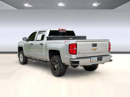 Silver Ice Metallic 2018 Chevrolet Silverado 1500 2LT