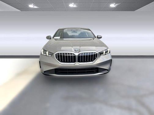 2025 BMW 530 i