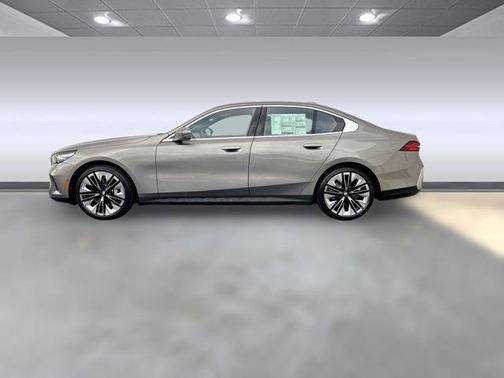 2025 BMW 530 i