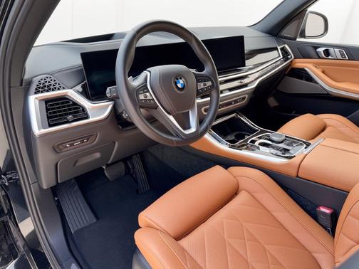 Black Sapphire Metallic 2024 BMW X5 sDrive40i