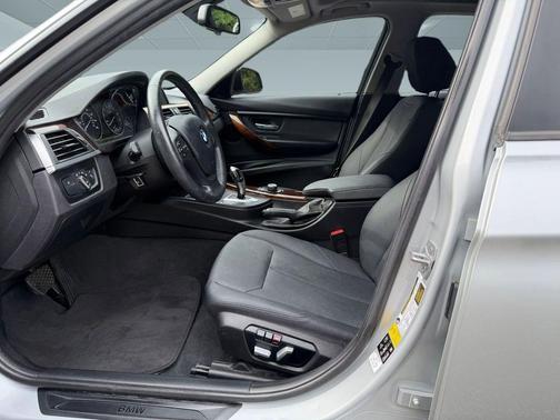 Glacier Silver Metallic 2018 BMW 320 i