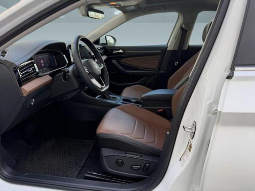 Opal White Pearl 2025 Volkswagen Jetta 1.5T SEL