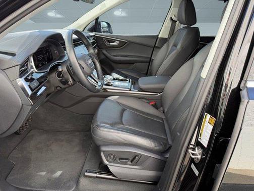 2024 Audi Q7 55 Premium Plus