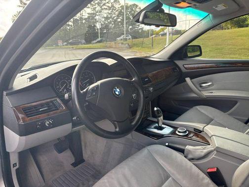 2008 BMW 528 528i