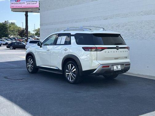 2022 Nissan Pathfinder Platinum 4WD