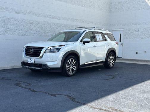 2022 Nissan Pathfinder Platinum 4WD