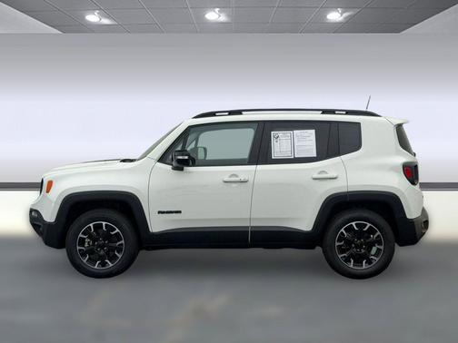 Alpine White Clearcoat 2023 Jeep Renegade Upland