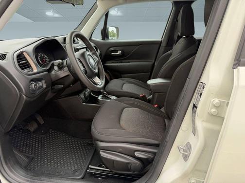 Alpine White Clearcoat 2023 Jeep Renegade Upland