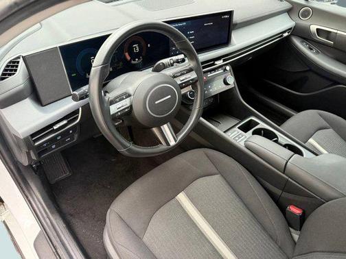 2024 Hyundai SONATA Hybrid SE