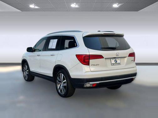 White Diamond Pearl 2018 Honda Pilot Touring