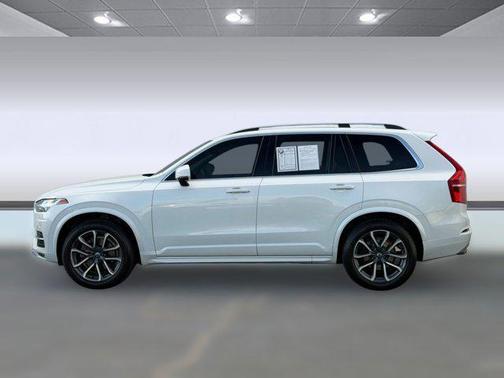 2019 Volvo XC90 T6 Momentum