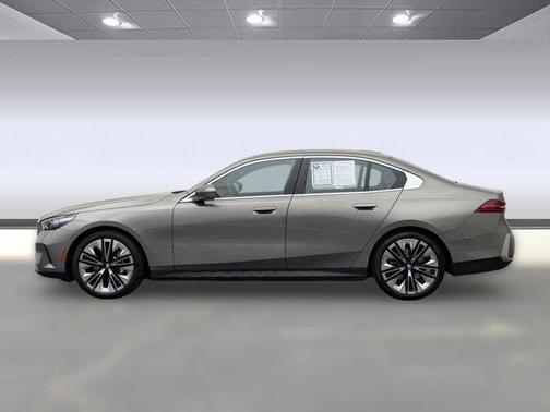 Brown 2025 BMW 530 530i