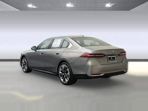 Brown 2025 BMW 530 530i