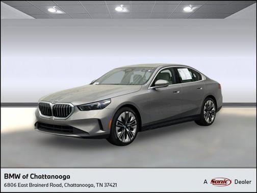 Brown 2025 BMW 530 530i