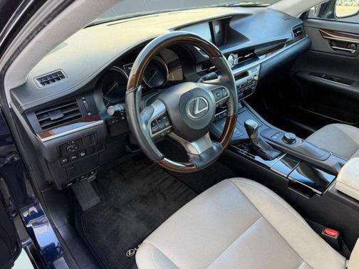 2017 Lexus ES 350 Base