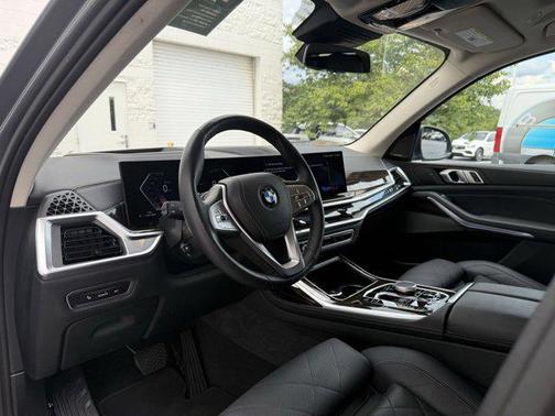 2025 BMW X7 xDrive40i