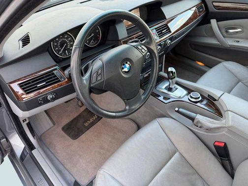 2008 BMW 528 528i