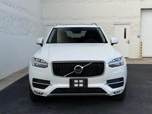 2019 Volvo XC90 T6 Momentum
