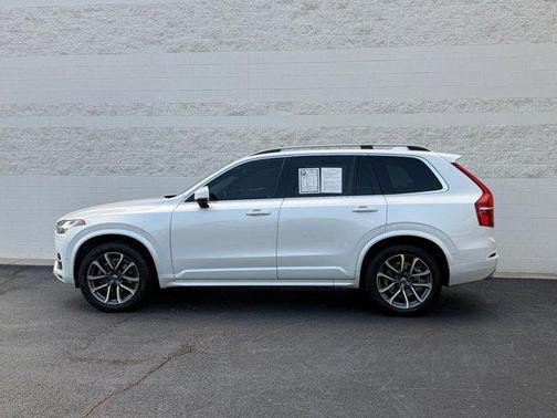 2019 Volvo XC90 T6 Momentum