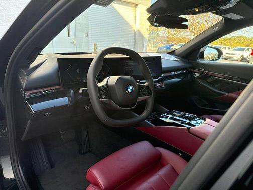 2025 BMW 540 i xDrive