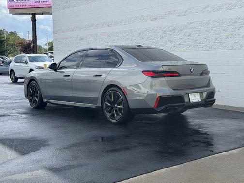 2023 BMW 760 i xDrive