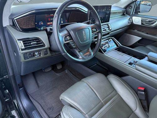 2022 Lincoln Navigator Black Label