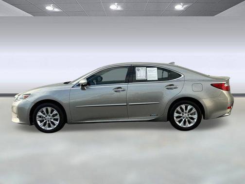 2015 Lexus ES 300h Base