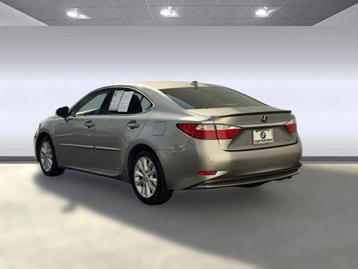 2015 Lexus ES 300h Base