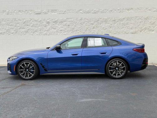 2025 BMW M440 i