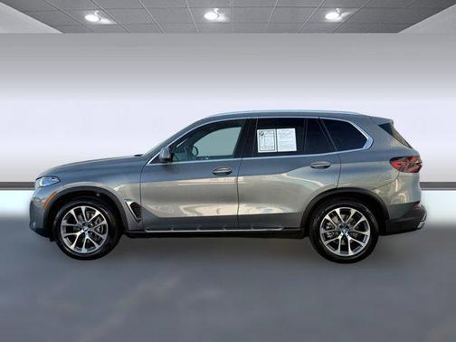Gray 2024 BMW X5 sDrive40i